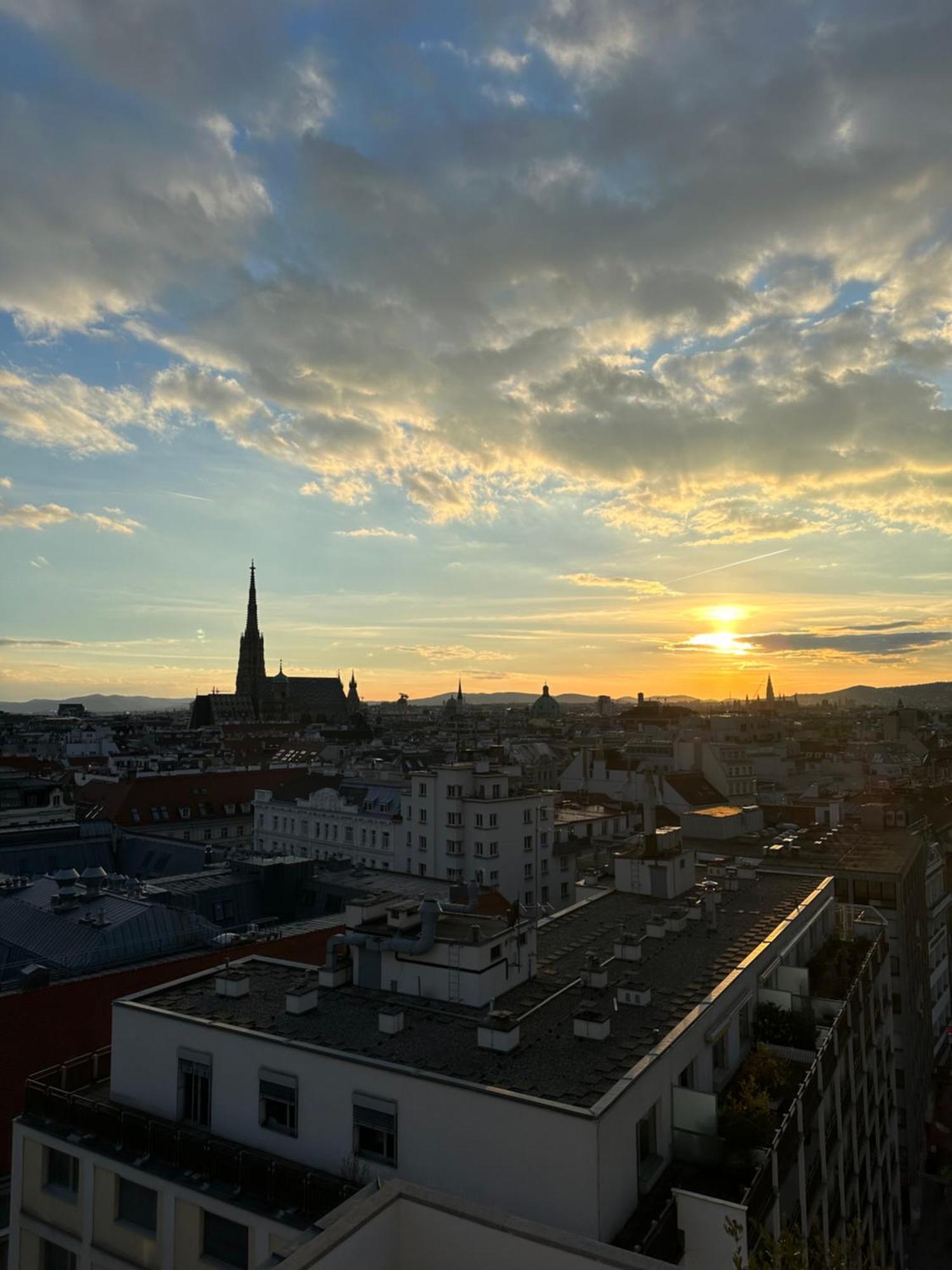 Apartment Center With 360° Rooftop Wien
